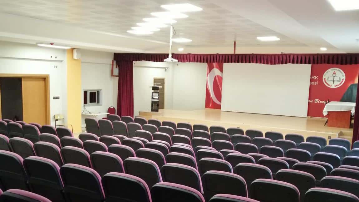 Konferans Salonumuz ve Çok Amaçlı Salonlarımız