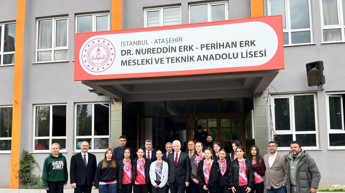 İstanbul Valisi Davut GÜL'ün okulumuzu ziyareti